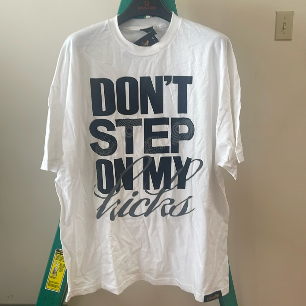 Sneaktip -“Don’t Step On My Kicks”